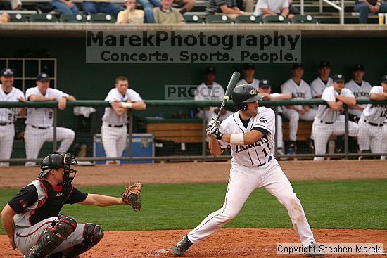 

Filename: img_2701_std.jpg
Aperture: f/3.5
Shutter Speed: 1/2000
Body: Canon EOS DIGITAL REBEL
Lens: Canon EF 80-200mm f/2.8 L