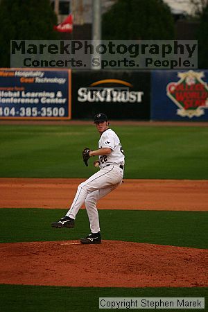 

Filename: img_2766_std.jpg
Aperture: f/3.2
Shutter Speed: 1/4000
Body: Canon EOS DIGITAL REBEL
Lens: Canon EF 80-200mm f/2.8 L