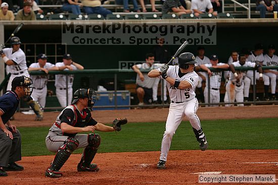 

Filename: img_2674_std.jpg
Aperture: f/3.2
Shutter Speed: 1/1600
Body: Canon EOS DIGITAL REBEL
Lens: Canon EF 80-200mm f/2.8 L