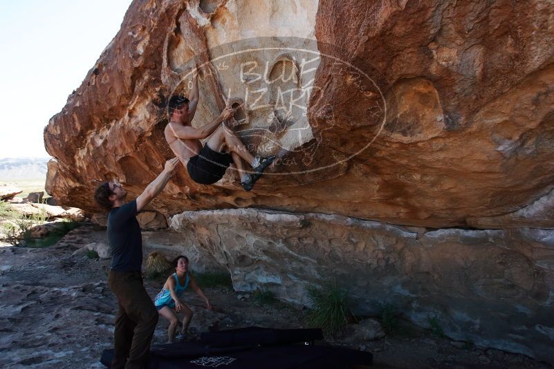 Bouldering in Hueco Tanks on 06/28/2019 with Blue Lizard Climbing and Yoga
Filename: SRM_20190628_1019310.jpg
Aperture: f/5.6
Shutter Speed: 1/500
Body: Canon EOS-1D Mark II
Lens: Canon EF 16-35mm f/2.8 L