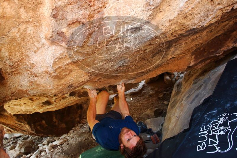Bouldering in Hueco Tanks on 08/31/2019 with Blue Lizard Climbing and Yoga
Filename: SRM_20190831_1446300.jpg
Aperture: f/4.0
Shutter Speed: 1/100
Body: Canon EOS-1D Mark II
Lens: Canon EF 16-35mm f/2.8 L