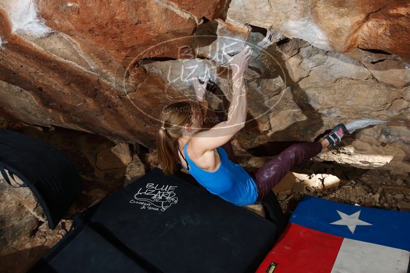 Bouldering in Hueco Tanks on 10/28/2019 with Blue Lizard Climbing and Yoga
Filename: SRM_20191028_1111290.jpg
Aperture: f/7.1
Shutter Speed: 1/250
Body: Canon EOS-1D Mark II
Lens: Canon EF 16-35mm f/2.8 L