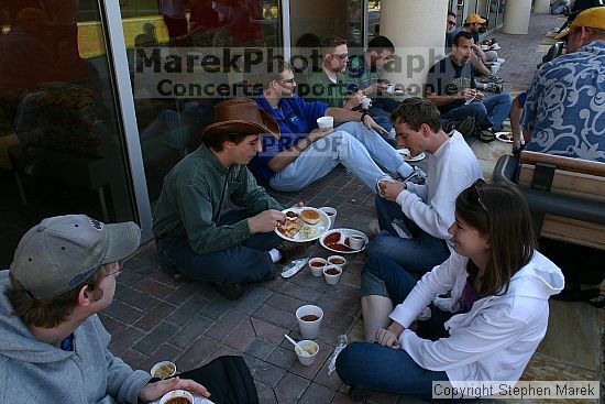 

Filename: img_4929_std.jpg
Aperture: f/11.0
Shutter Speed: 1/80
Body: Canon EOS DIGITAL REBEL
Lens: Canon EF-S 18-55mm f/3.5-5.6