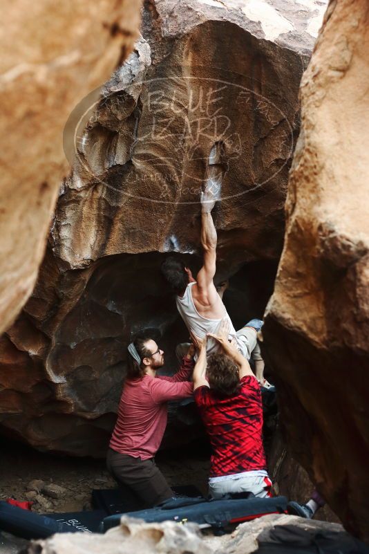 Bouldering in Hueco Tanks on 10/28/2019 with Blue Lizard Climbing and Yoga
Filename: SRM_20191028_1311131.jpg
Aperture: f/3.2
Shutter Speed: 1/250
Body: Canon EOS-1D Mark II
Lens: Canon EF 50mm f/1.8 II