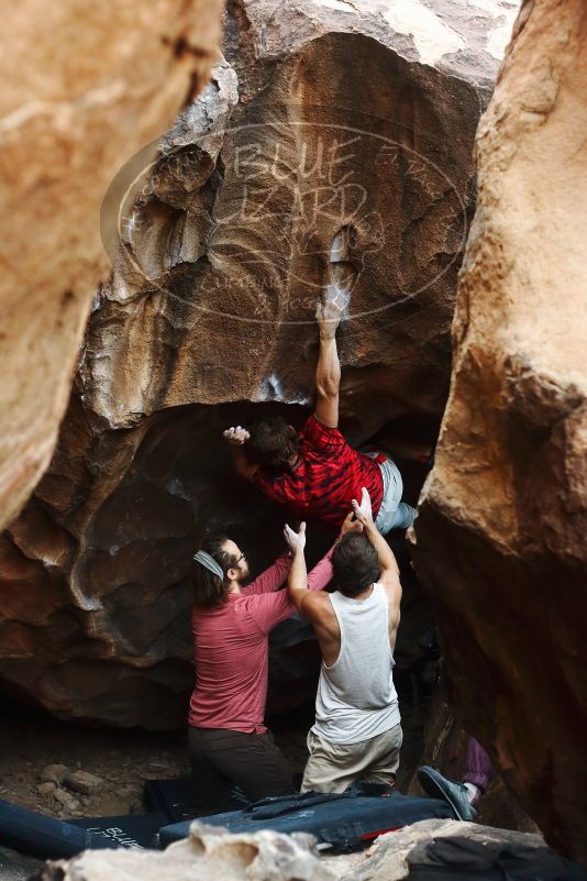 Bouldering in Hueco Tanks on 10/28/2019 with Blue Lizard Climbing and Yoga
Filename: SRM_20191028_1313280.jpg
Aperture: f/3.2
Shutter Speed: 1/250
Body: Canon EOS-1D Mark II
Lens: Canon EF 50mm f/1.8 II