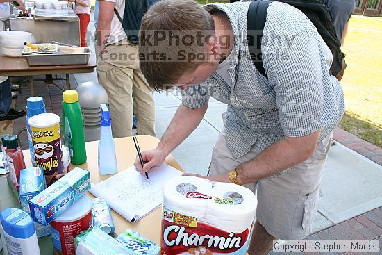 

Filename: img_4912_std.jpg
Aperture: f/10.0
Shutter Speed: 1/80
Body: Canon EOS DIGITAL REBEL
Lens: Canon EF-S 18-55mm f/3.5-5.6