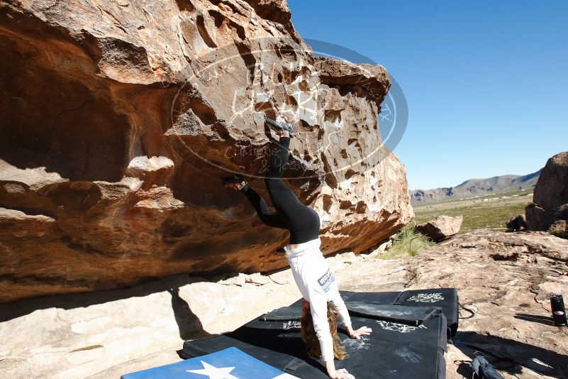 Bouldering in Hueco Tanks on 10/26/2019 with Blue Lizard Climbing and Yoga
Filename: SRM_20191026_1025020.jpg
Aperture: f/5.6
Shutter Speed: 1/500
Body: Canon EOS-1D Mark II
Lens: Canon EF 16-35mm f/2.8 L