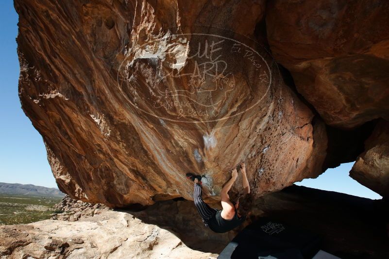 Bouldering in Hueco Tanks on 10/26/2019 with Blue Lizard Climbing and Yoga
Filename: SRM_20191026_1322190.jpg
Aperture: f/8.0
Shutter Speed: 1/250
Body: Canon EOS-1D Mark II
Lens: Canon EF 16-35mm f/2.8 L