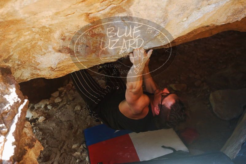 Bouldering in Hueco Tanks on 10/26/2019 with Blue Lizard Climbing and Yoga
Filename: SRM_20191026_1521410.jpg
Aperture: f/4.0
Shutter Speed: 1/250
Body: Canon EOS-1D Mark II
Lens: Canon EF 50mm f/1.8 II