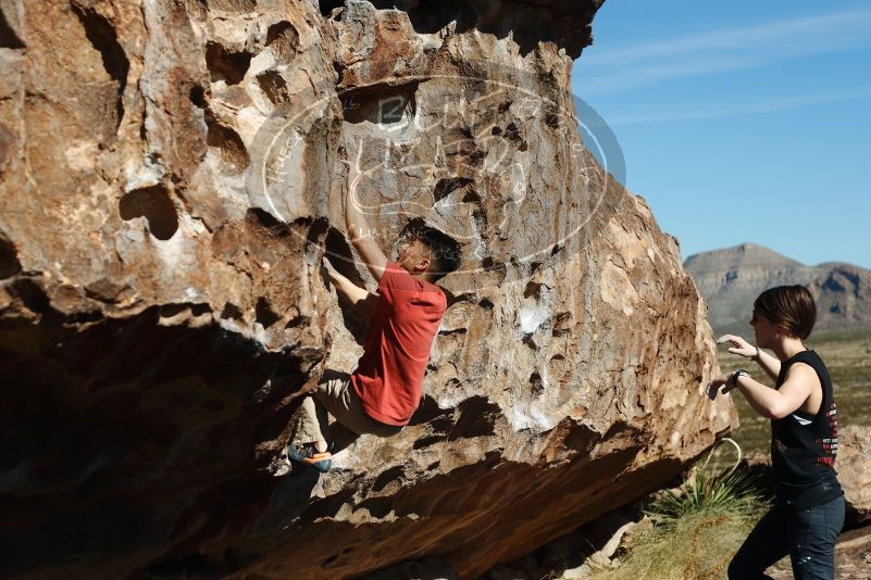 Bouldering in Hueco Tanks on 11/09/2019 with Blue Lizard Climbing and Yoga
Filename: SRM_20191109_1103030.jpg
Aperture: f/4.0
Shutter Speed: 1/2000
Body: Canon EOS-1D Mark II
Lens: Canon EF 50mm f/1.8 II