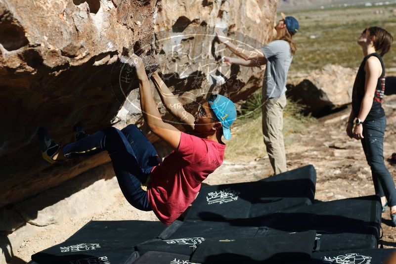 Bouldering in Hueco Tanks on 11/09/2019 with Blue Lizard Climbing and Yoga
Filename: SRM_20191109_1119190.jpg
Aperture: f/4.0
Shutter Speed: 1/1250
Body: Canon EOS-1D Mark II
Lens: Canon EF 50mm f/1.8 II