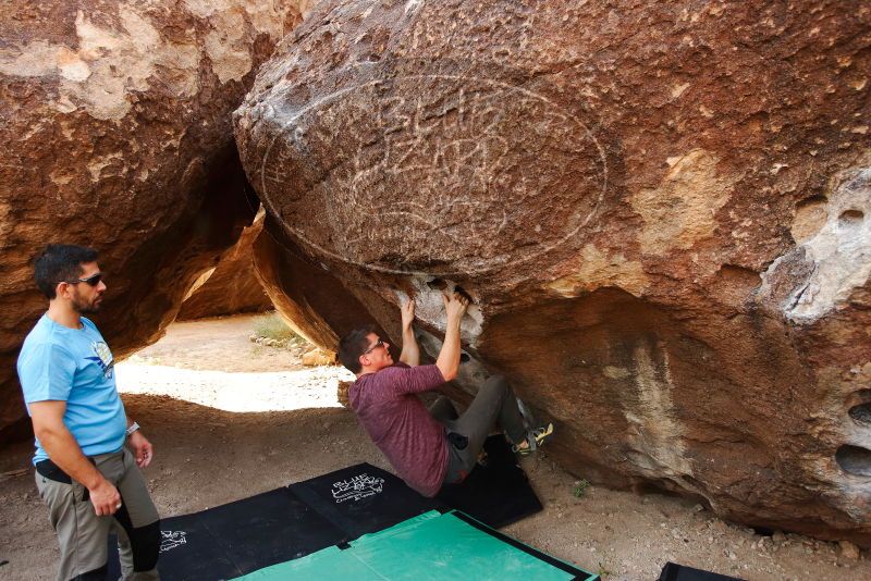 Bouldering in Hueco Tanks on 11/10/2019 with Blue Lizard Climbing and Yoga
Filename: SRM_20191110_1103440.jpg
Aperture: f/4.0
Shutter Speed: 1/500
Body: Canon EOS-1D Mark II
Lens: Canon EF 16-35mm f/2.8 L