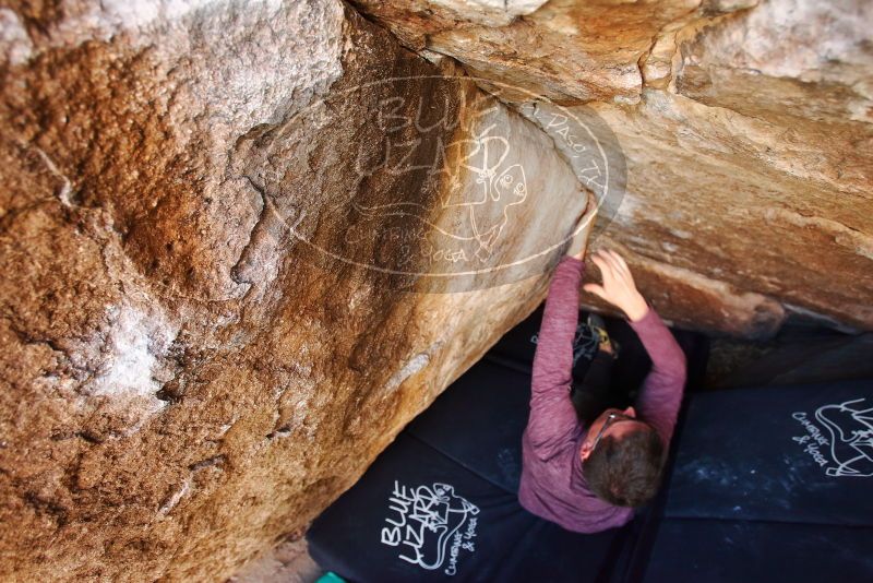 Bouldering in Hueco Tanks on 11/10/2019 with Blue Lizard Climbing and Yoga
Filename: SRM_20191110_1159000.jpg
Aperture: f/4.0
Shutter Speed: 1/160
Body: Canon EOS-1D Mark II
Lens: Canon EF 16-35mm f/2.8 L