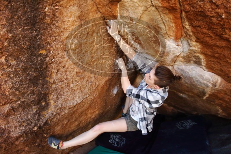 Bouldering in Hueco Tanks on 11/10/2019 with Blue Lizard Climbing and Yoga
Filename: SRM_20191110_1159311.jpg
Aperture: f/4.0
Shutter Speed: 1/640
Body: Canon EOS-1D Mark II
Lens: Canon EF 16-35mm f/2.8 L