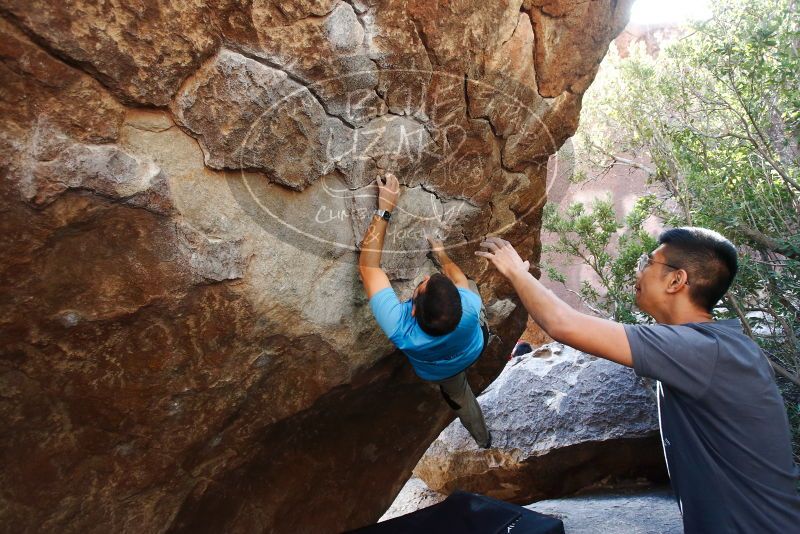 Bouldering in Hueco Tanks on 11/10/2019 with Blue Lizard Climbing and Yoga
Filename: SRM_20191110_1307310.jpg
Aperture: f/4.0
Shutter Speed: 1/250
Body: Canon EOS-1D Mark II
Lens: Canon EF 16-35mm f/2.8 L