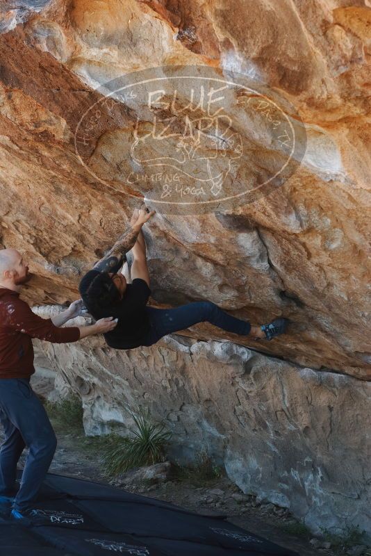 Bouldering in Hueco Tanks on 11/18/2019 with Blue Lizard Climbing and Yoga
Filename: SRM_20191118_1153340.jpg
Aperture: f/5.0
Shutter Speed: 1/250
Body: Canon EOS-1D Mark II
Lens: Canon EF 50mm f/1.8 II