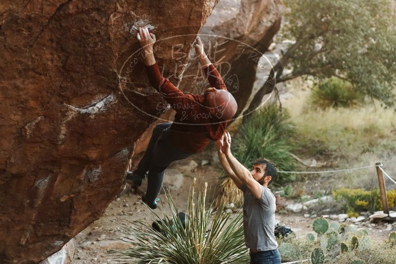 Bouldering in Hueco Tanks on 11/18/2019 with Blue Lizard Climbing and Yoga
Filename: SRM_20191118_1756510.jpg
Aperture: f/2.8
Shutter Speed: 1/250
Body: Canon EOS-1D Mark II
Lens: Canon EF 50mm f/1.8 II