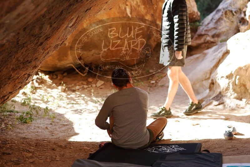 Bouldering in Hueco Tanks on 11/16/2019 with Blue Lizard Climbing and Yoga
Filename: SRM_20191116_1117500.jpg
Aperture: f/2.8
Shutter Speed: 1/500
Body: Canon EOS-1D Mark II
Lens: Canon EF 85mm f/1.2 L II