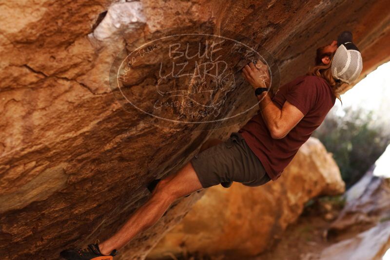 Bouldering in Hueco Tanks on 11/16/2019 with Blue Lizard Climbing and Yoga
Filename: SRM_20191116_1137170.jpg
Aperture: f/2.8
Shutter Speed: 1/1000
Body: Canon EOS-1D Mark II
Lens: Canon EF 85mm f/1.2 L II