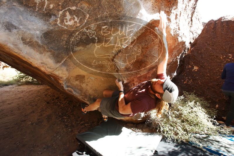 Bouldering in Hueco Tanks on 11/16/2019 with Blue Lizard Climbing and Yoga

Filename: SRM_20191116_1228500.jpg
Aperture: f/5.6
Shutter Speed: 1/320
Body: Canon EOS-1D Mark II
Lens: Canon EF 16-35mm f/2.8 L