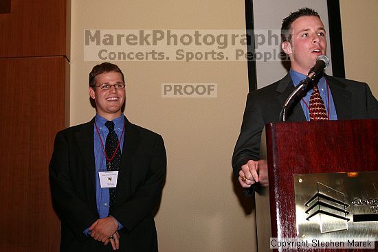 

Filename: img_4369_std.jpg
Aperture: f/5.6
Shutter Speed: 1/60
Body: Canon EOS DIGITAL REBEL
Lens: Canon EF-S 18-55mm f/3.5-5.6