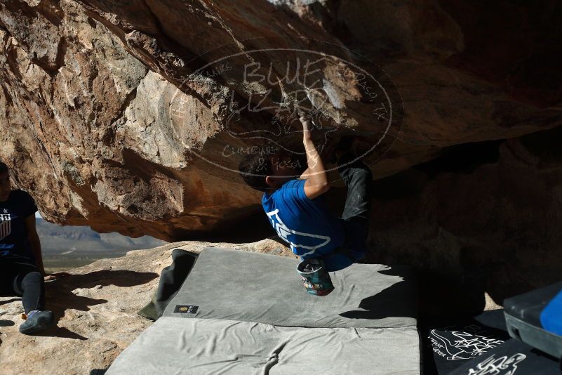 Bouldering in Hueco Tanks on 11/24/2019 with Blue Lizard Climbing and Yoga
Filename: SRM_20191124_1203030.jpg
Aperture: f/5.0
Shutter Speed: 1/500
Body: Canon EOS-1D Mark II
Lens: Canon EF 50mm f/1.8 II