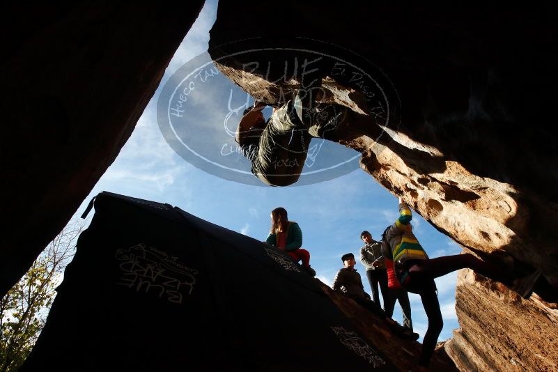 Bouldering in Hueco Tanks on 11/24/2019 with Blue Lizard Climbing and Yoga
Filename: SRM_20191124_1637380.jpg
Aperture: f/20.0
Shutter Speed: 1/250
Body: Canon EOS-1D Mark II
Lens: Canon EF 16-35mm f/2.8 L