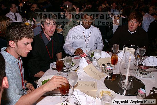 

Filename: img_4273_std.jpg
Aperture: f/7.1
Shutter Speed: 1/60
Body: Canon EOS DIGITAL REBEL
Lens: Canon EF-S 18-55mm f/3.5-5.6