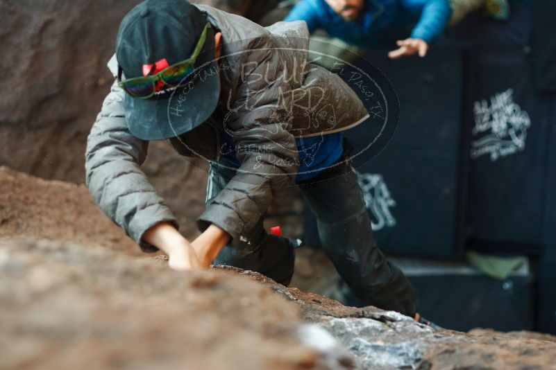 Bouldering in Hueco Tanks on 11/24/2019 with Blue Lizard Climbing and Yoga
Filename: SRM_20191124_1731591.jpg
Aperture: f/2.5
Shutter Speed: 1/250
Body: Canon EOS-1D Mark II
Lens: Canon EF 50mm f/1.8 II