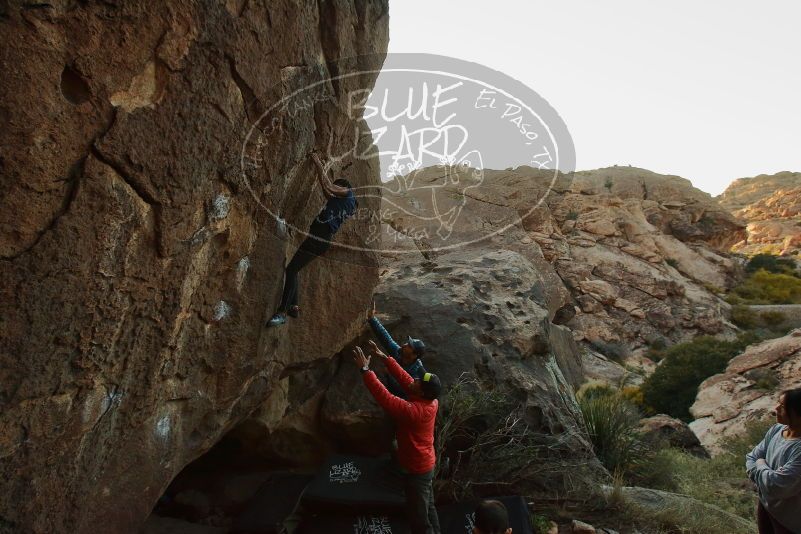 Bouldering in Hueco Tanks on 11/24/2019 with Blue Lizard Climbing and Yoga
Filename: SRM_20191124_1741150.jpg
Aperture: f/6.3
Shutter Speed: 1/200
Body: Canon EOS-1D Mark II
Lens: Canon EF 16-35mm f/2.8 L