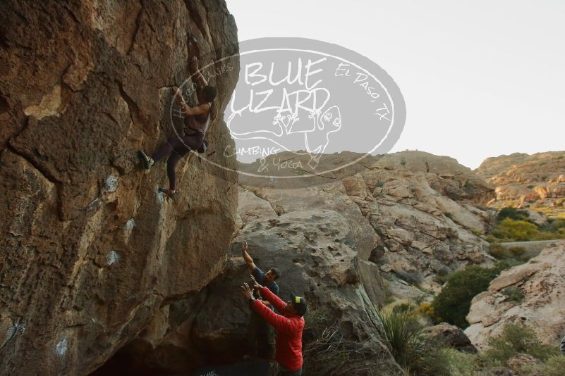 Bouldering in Hueco Tanks on 11/24/2019 with Blue Lizard Climbing and Yoga
Filename: SRM_20191124_1745380.jpg
Aperture: f/5.6
Shutter Speed: 1/200
Body: Canon EOS-1D Mark II
Lens: Canon EF 16-35mm f/2.8 L