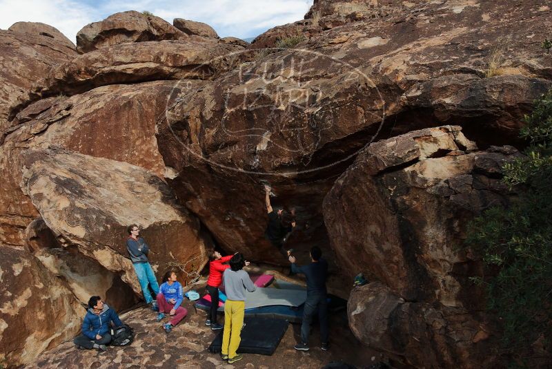 Bouldering in Hueco Tanks on 11/25/2019 with Blue Lizard Climbing and Yoga
Filename: SRM_20191125_1535520.jpg
Aperture: f/8.0
Shutter Speed: 1/320
Body: Canon EOS-1D Mark II
Lens: Canon EF 16-35mm f/2.8 L