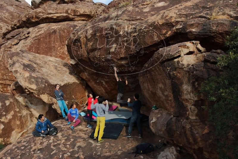 Bouldering in Hueco Tanks on 11/25/2019 with Blue Lizard Climbing and Yoga
Filename: SRM_20191125_1535530.jpg
Aperture: f/7.1
Shutter Speed: 1/320
Body: Canon EOS-1D Mark II
Lens: Canon EF 16-35mm f/2.8 L