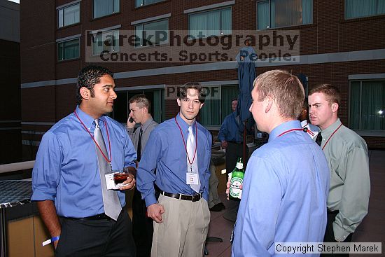 

Filename: img_4259_std.jpg
Aperture: f/5.0
Shutter Speed: 1/60
Body: Canon EOS DIGITAL REBEL
Lens: Canon EF-S 18-55mm f/3.5-5.6