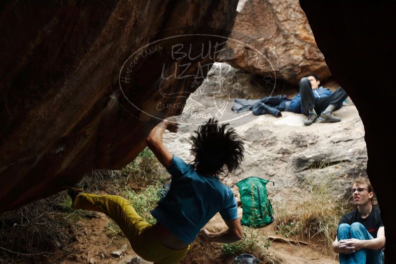 Bouldering in Hueco Tanks on 11/25/2019 with Blue Lizard Climbing and Yoga
Filename: SRM_20191125_1412332.jpg
Aperture: f/4.0
Shutter Speed: 1/320
Body: Canon EOS-1D Mark II
Lens: Canon EF 50mm f/1.8 II