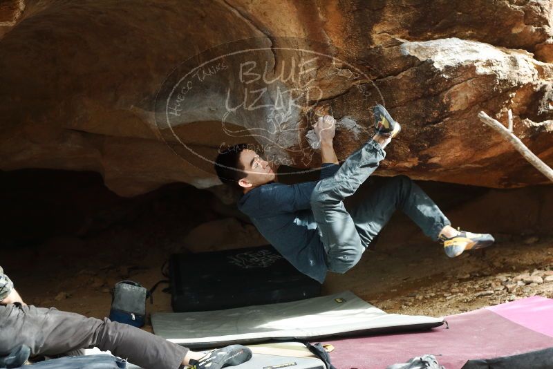 Bouldering in Hueco Tanks on 11/25/2019 with Blue Lizard Climbing and Yoga
Filename: SRM_20191125_1448191.jpg
Aperture: f/4.0
Shutter Speed: 1/250
Body: Canon EOS-1D Mark II
Lens: Canon EF 50mm f/1.8 II