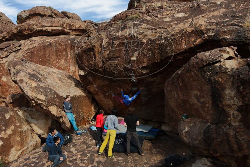 Bouldering in Hueco Tanks on 11/25/2019 with Blue Lizard Climbing and Yoga
Filename: SRM_20191125_1535120.jpg
Aperture: f/8.0
Shutter Speed: 1/320
Body: Canon EOS-1D Mark II
Lens: Canon EF 16-35mm f/2.8 L
