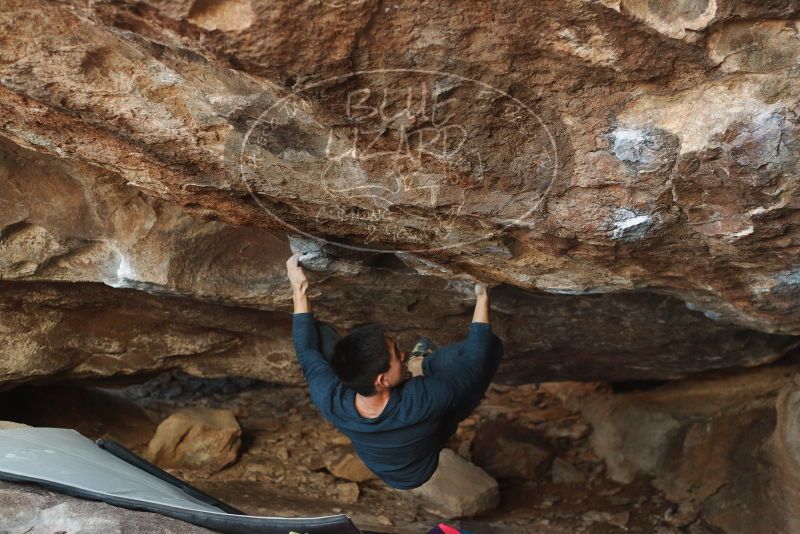 Bouldering in Hueco Tanks on 11/25/2019 with Blue Lizard Climbing and Yoga
Filename: SRM_20191125_1622020.jpg
Aperture: f/2.8
Shutter Speed: 1/320
Body: Canon EOS-1D Mark II
Lens: Canon EF 50mm f/1.8 II