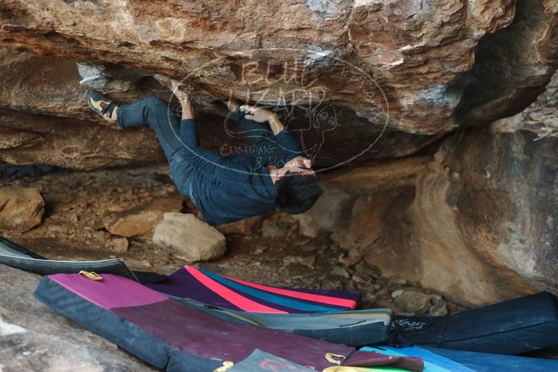 Bouldering in Hueco Tanks on 11/25/2019 with Blue Lizard Climbing and Yoga
Filename: SRM_20191125_1622130.jpg
Aperture: f/2.8
Shutter Speed: 1/320
Body: Canon EOS-1D Mark II
Lens: Canon EF 50mm f/1.8 II
