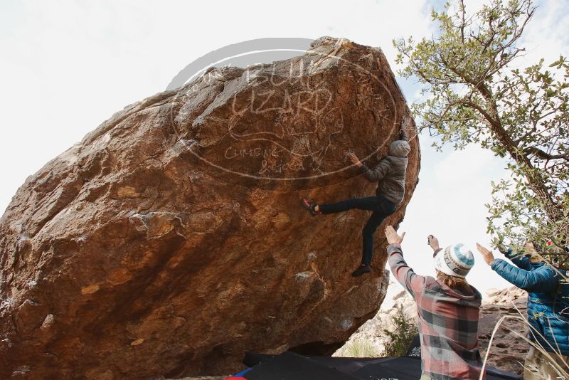 Bouldering in Hueco Tanks on 11/26/2019 with Blue Lizard Climbing and Yoga
Filename: SRM_20191126_1203070.jpg
Aperture: f/8.0
Shutter Speed: 1/250
Body: Canon EOS-1D Mark II
Lens: Canon EF 16-35mm f/2.8 L