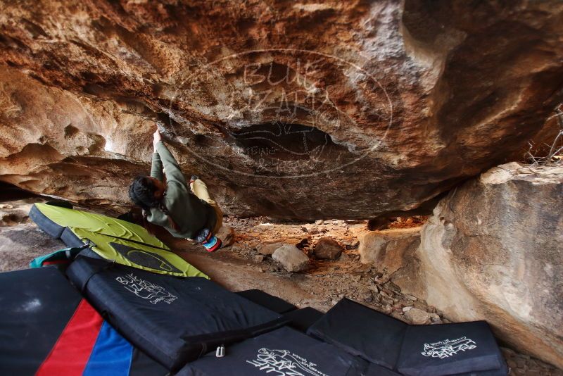 Bouldering in Hueco Tanks on 11/26/2019 with Blue Lizard Climbing and Yoga
Filename: SRM_20191126_1530140.jpg
Aperture: f/2.8
Shutter Speed: 1/250
Body: Canon EOS-1D Mark II
Lens: Canon EF 16-35mm f/2.8 L