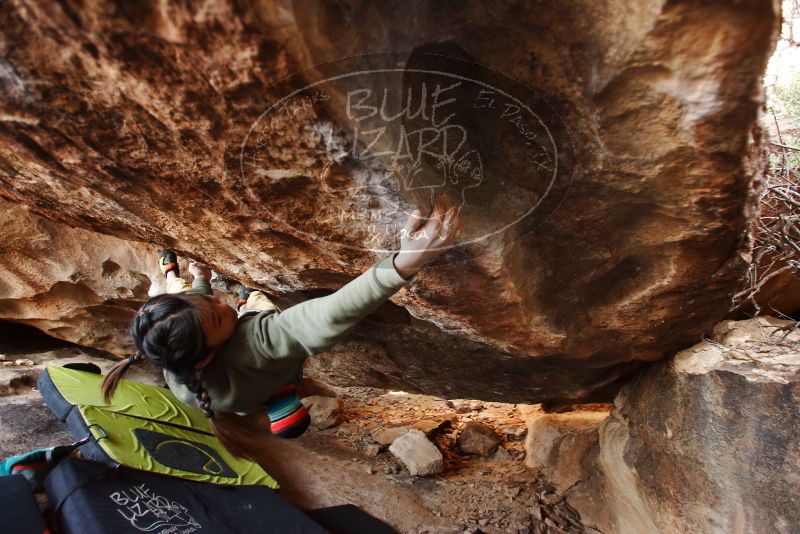 Bouldering in Hueco Tanks on 11/26/2019 with Blue Lizard Climbing and Yoga
Filename: SRM_20191126_1530361.jpg
Aperture: f/2.8
Shutter Speed: 1/250
Body: Canon EOS-1D Mark II
Lens: Canon EF 16-35mm f/2.8 L