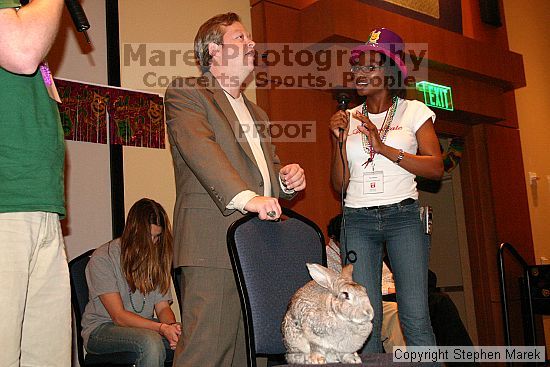 

Filename: img_4022_std.jpg
Aperture: f/4.0
Shutter Speed: 1/60
Body: Canon EOS DIGITAL REBEL
Lens: Canon EF-S 18-55mm f/3.5-5.6