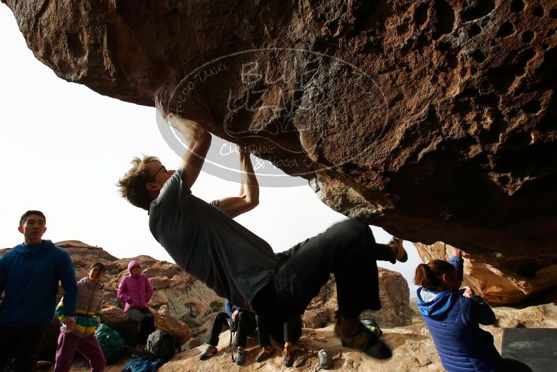 Bouldering in Hueco Tanks on 11/27/2019 with Blue Lizard Climbing and Yoga
Filename: SRM_20191127_1010291.jpg
Aperture: f/8.0
Shutter Speed: 1/250
Body: Canon EOS-1D Mark II
Lens: Canon EF 16-35mm f/2.8 L