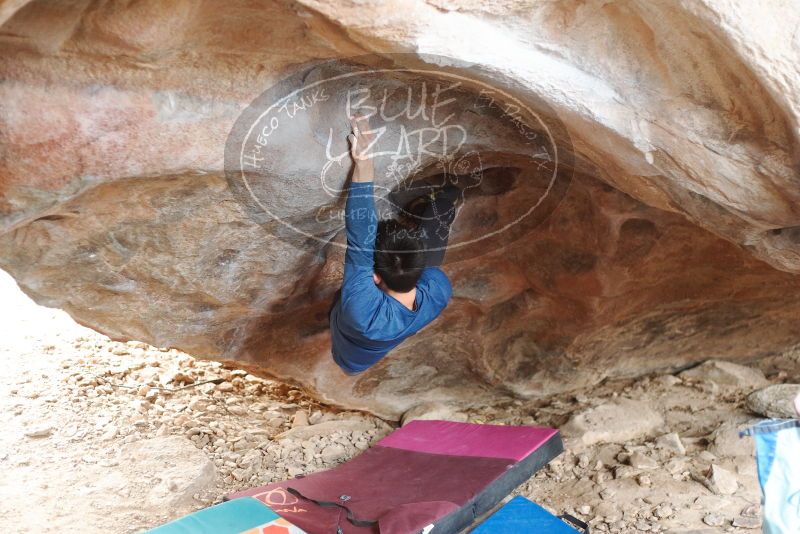 Bouldering in Hueco Tanks on 11/27/2019 with Blue Lizard Climbing and Yoga
Filename: SRM_20191127_1049550.jpg
Aperture: f/2.2
Shutter Speed: 1/250
Body: Canon EOS-1D Mark II
Lens: Canon EF 50mm f/1.8 II