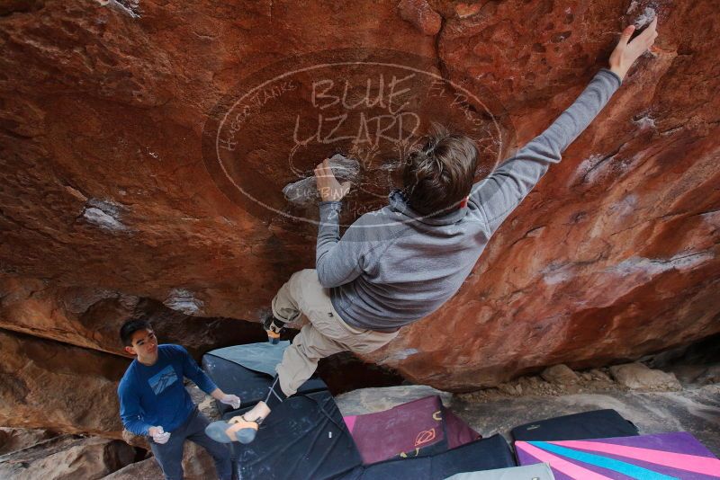 Bouldering in Hueco Tanks on 11/27/2019 with Blue Lizard Climbing and Yoga
Filename: SRM_20191127_1223340.jpg
Aperture: f/4.0
Shutter Speed: 1/250
Body: Canon EOS-1D Mark II
Lens: Canon EF 16-35mm f/2.8 L