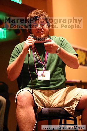 

Filename: img_3964_std.jpg
Aperture: f/2.2
Shutter Speed: 1/60
Body: Canon EOS DIGITAL REBEL
Lens: Canon EF 50mm f/1.8 II