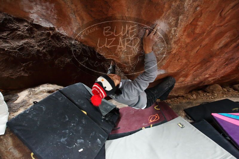 Bouldering in Hueco Tanks on 11/27/2019 with Blue Lizard Climbing and Yoga
Filename: SRM_20191127_1308020.jpg
Aperture: f/2.8
Shutter Speed: 1/250
Body: Canon EOS-1D Mark II
Lens: Canon EF 16-35mm f/2.8 L