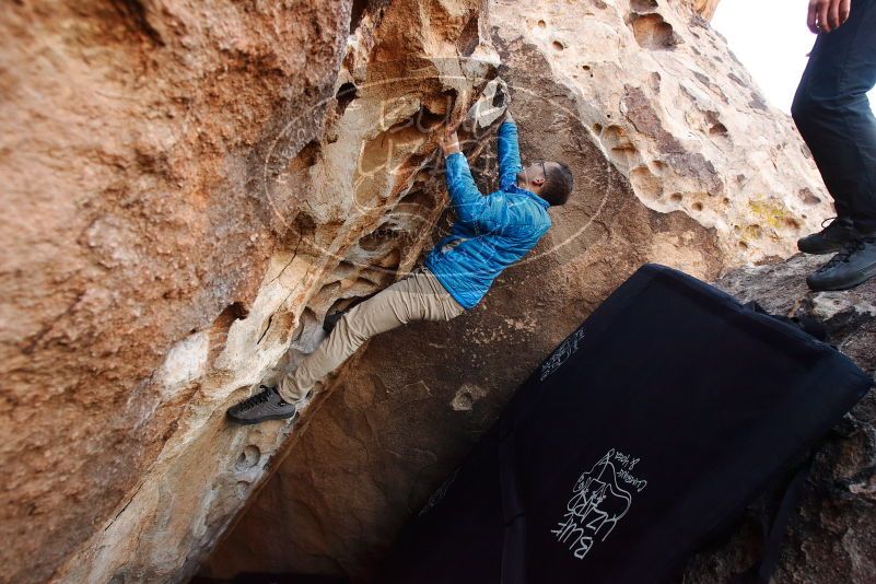 Bouldering in Hueco Tanks on 11/30/2019 with Blue Lizard Climbing and Yoga
Filename: SRM_20191130_1005100.jpg
Aperture: f/6.3
Shutter Speed: 1/250
Body: Canon EOS-1D Mark II
Lens: Canon EF 16-35mm f/2.8 L