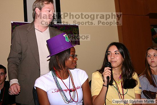 

Filename: img_3987_std.jpg
Aperture: f/6.3
Shutter Speed: 1/60
Body: Canon EOS DIGITAL REBEL
Lens: Canon EF-S 18-55mm f/3.5-5.6